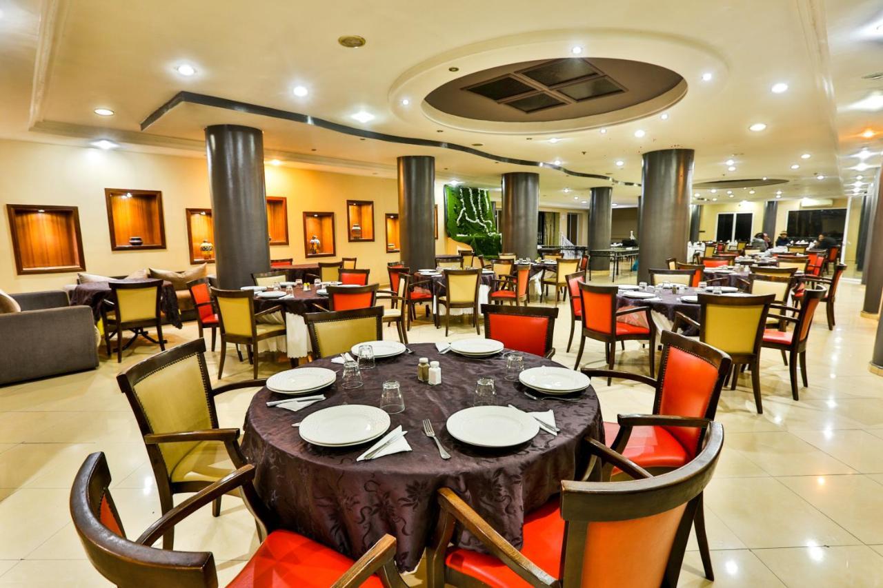 Complexe El Bassatine Hotel Beni Mellal Exterior foto
