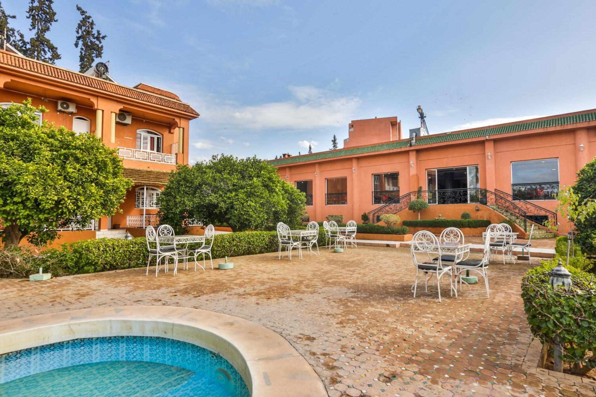 Complexe El Bassatine Hotel Beni Mellal Exterior foto